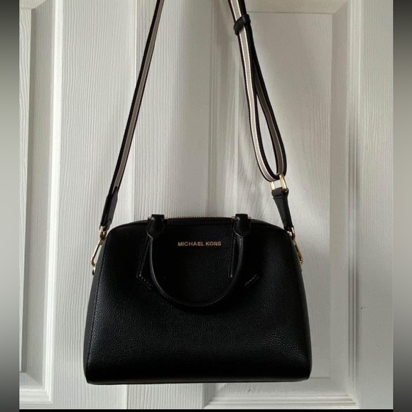 SOLD - Michael Kors Mercer Medium Duffle - Picture 3 of 7